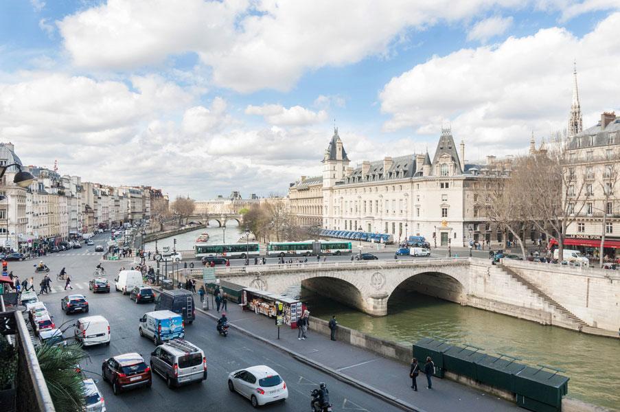 Two Bedroom Luxury Apartment - Balcony With View Of Notre Dame Paris Extérieur photo
