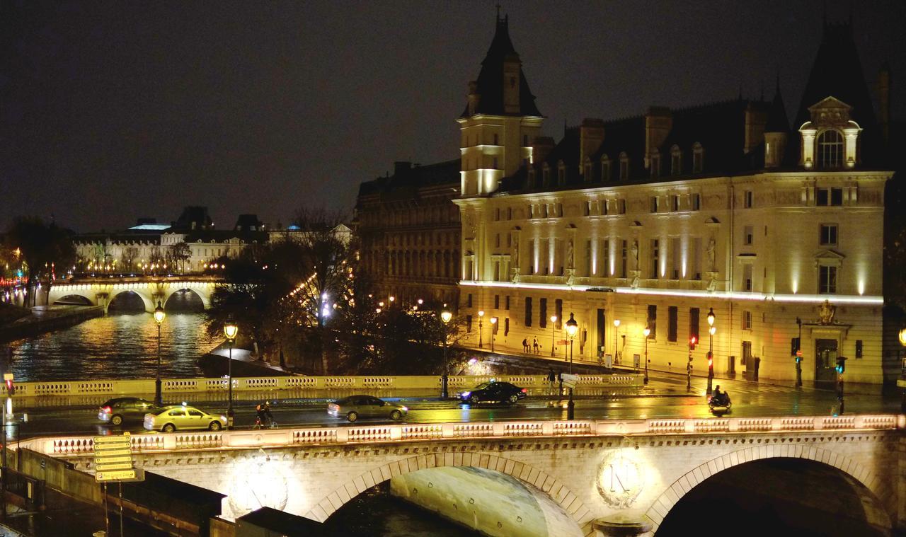 Two Bedroom Luxury Apartment - Balcony With View Of Notre Dame Paris Extérieur photo